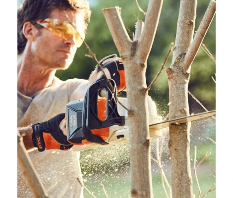 STIHL Motosierra MSA 120 C-BQ Con Bateria AK 20 y Cargador AL 101