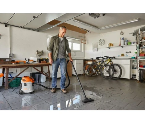 STIHL Aspiradora De Líquidos y Sólidos SE 33