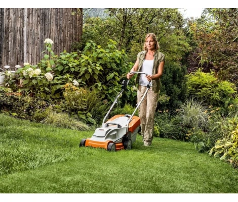 STIHL Cortacésped Batería RMA 235.1 Sin Batería Ni Cargador