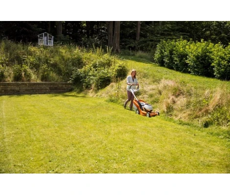 STIHL Cortacesped RMA 443 C Sin Batería Ni Cargador