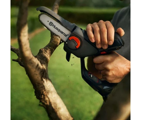 Kit Podadora De Mano Husqvarna Aspire™ P5-P4A Con Batería 2,5 Ah y Cargador