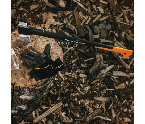 Fiskars Hacha  X25 Más Serrucho Embutíble SW7