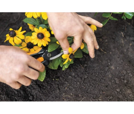 Fiskars Tijera De Podar Flores Solid SP14 -1051601