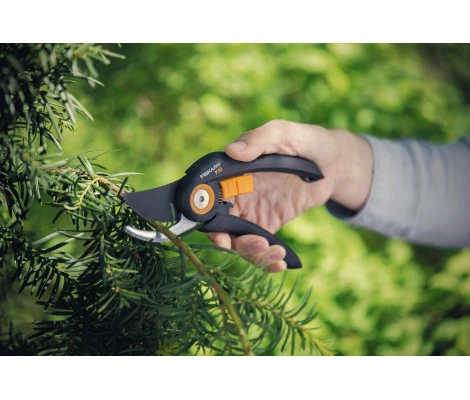 Fiskars Tijera De Podar Solid P32 -1020191
