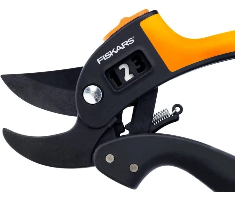 Fiskars Tijera De Podar Con Yunque Powerstep ™ P83