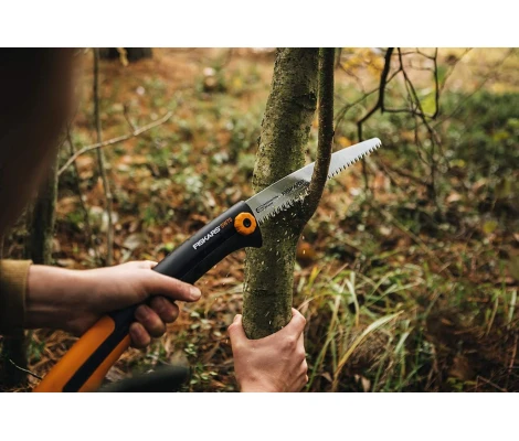 Fiskars Sierra Larga De Jardín Embutible  Xtract ™ SW75